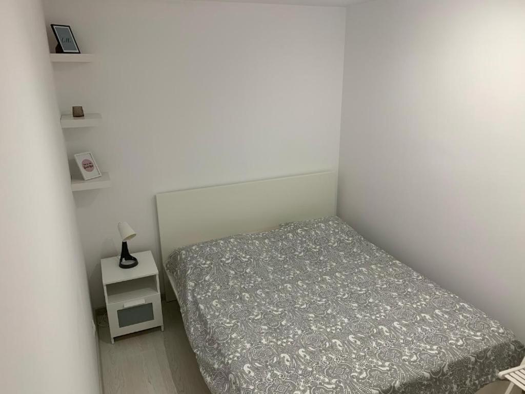 Apartment Питешти Экстерьер фото